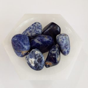 Pierre roulée sodalite