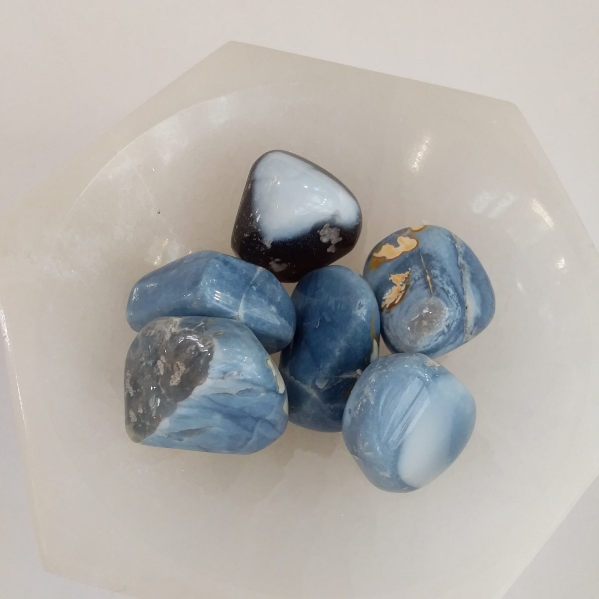 pierre roulée opale bleue