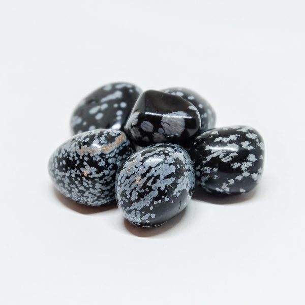 pierre roulée obsidienne neige