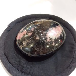 Galet rhodonite