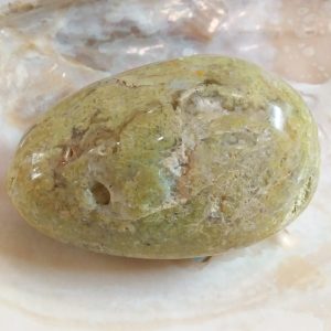 Galet opale verte