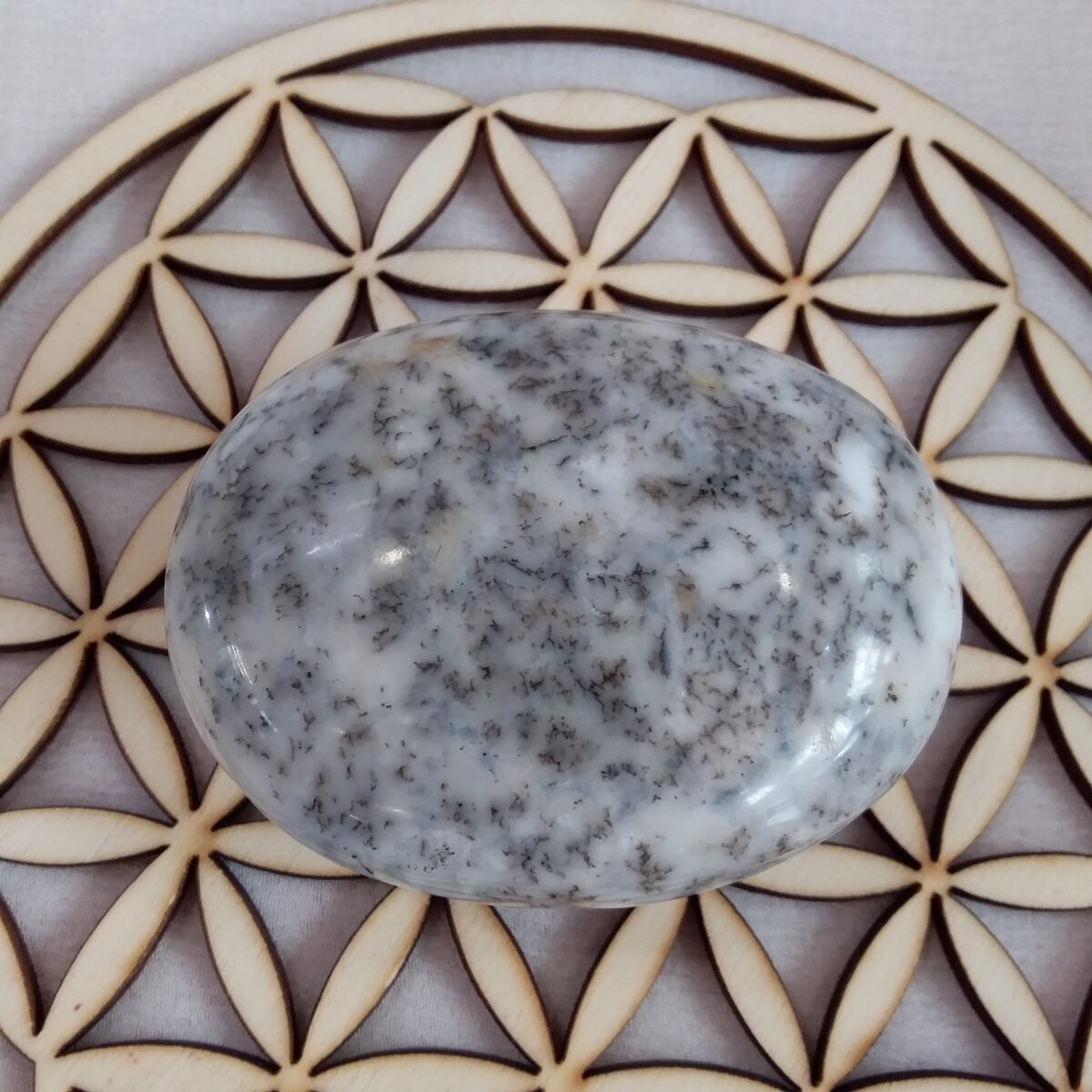 Galet merlinite – Image 2