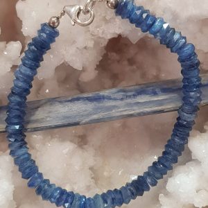 Bracelet cyanite