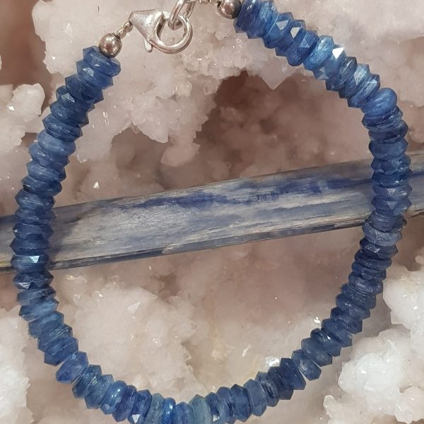 Bracelet cyanite