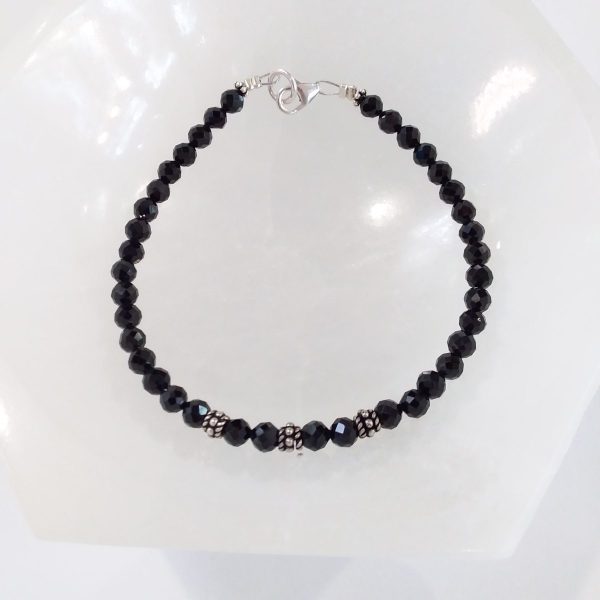 bracelet spinelle sur câble