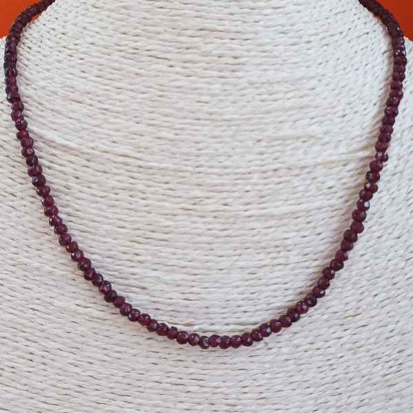 Collier grenat