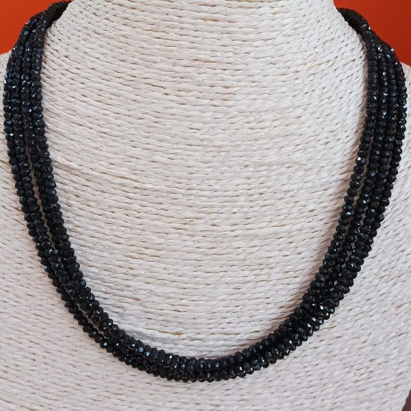 Collier spinelle noir