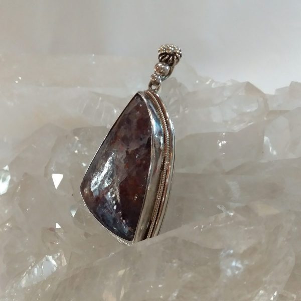 pendentif iolite sunstone