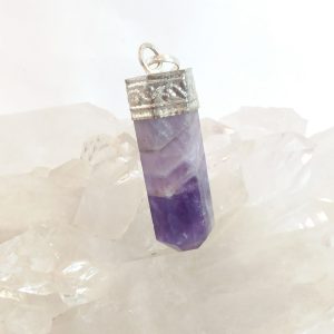 Pendentif améthyste bélière en métal