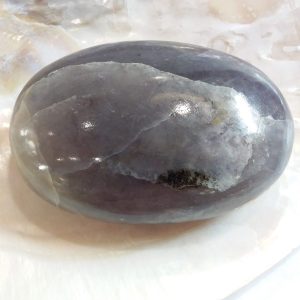 Galet iolite